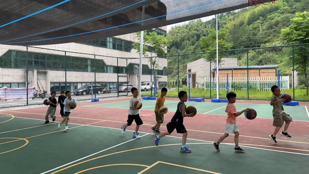 刻苦训练篮球时如何避免受伤的建议_2